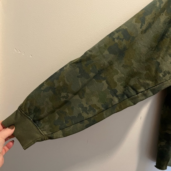 Reworked Camo Sweatshirt - Picture 3 of 4